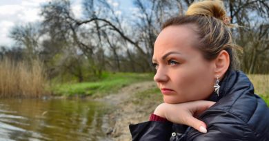 Mano buvęs vyras įsiuto, kai sužinojo apie mano naują draugą. Jo nuomone, neturiu teisės būti laiminga, kol mūsų sūnui nesukaks 18 metų